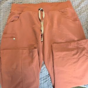 FiGS Mauve Scrub Bottoms🦠💉💊